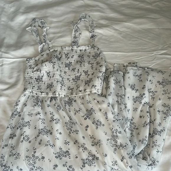 Dresses | Abercrombie White Blue Floral Dress Midi With Slit | Poshmark Dresses | Abercrombie White Blue Floral Dress Midi With Slit | Poshmark